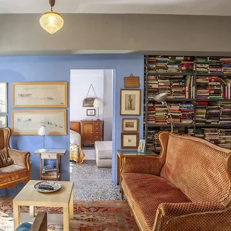 Apartament Greek Retro Decor & Wesanderson's Movies Design *