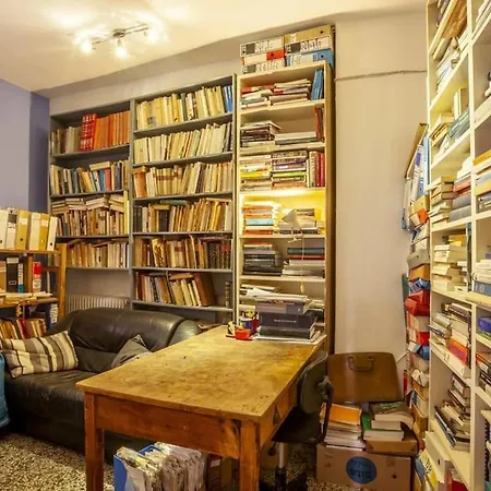 Apartment Greek Retro Decor & Wesanderson's Movies Design
