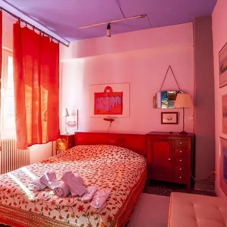 Apartment Greek Retro Decor & Wesanderson's Movies Design *