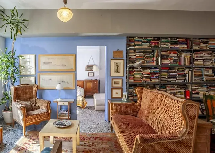 Apartment Greek Retro Decor & Wesanderson's Movies Design *