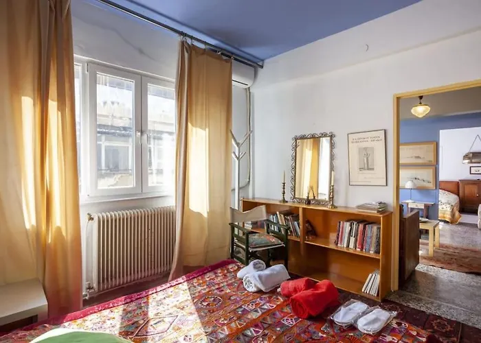 Apartment Greek Retro Decor & Wesanderson's Movies Design