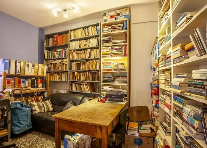 Apartment Greek Retro Decor & Wesanderson's Movies Design