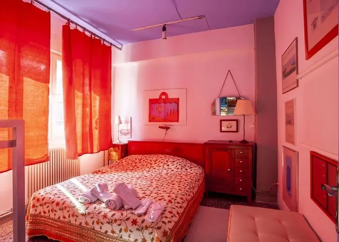 Apartment Greek Retro Decor & Wesanderson's Movies Design *