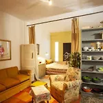 Greek Retro Decor & Wesanderson's Movies Design Апартаменты *